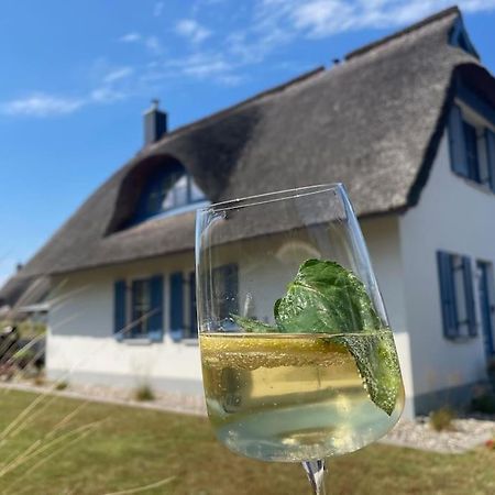 Reetdachhaus Seasons Mit Kamin & Sauna Groß Schwansee Exterior foto